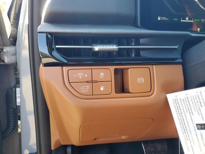 2026 Kia Sportage Plug-In Hybrid - Photo 10