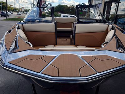 2024 Supreme S220 - Photo 7