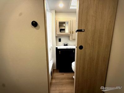 2026 East to West Acclaim — photo 9 view