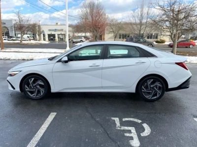 2024 Hyundai Elantra Limited - Photo 7