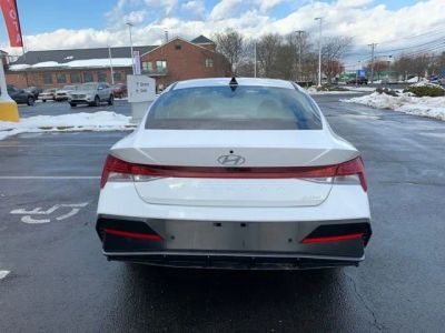 2024 Hyundai Elantra Limited - Photo 5