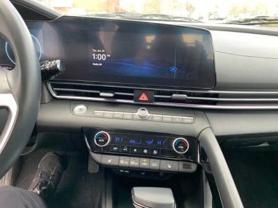 2024 Hyundai Elantra Limited - Photo 21