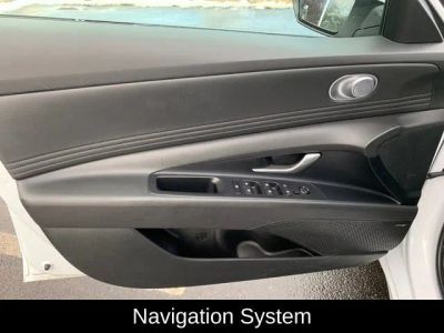 2024 Hyundai Elantra Limited - Photo 13