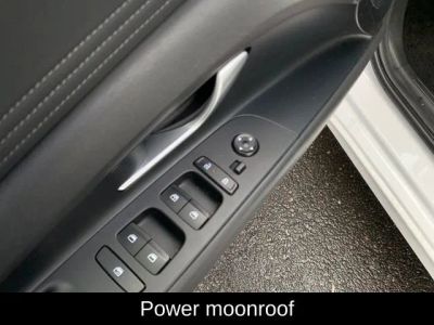 2024 Hyundai Elantra Limited - Photo 14