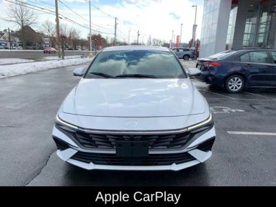 2024 Hyundai Elantra Limited - Photo 10