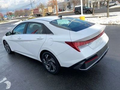 2024 Hyundai Elantra Limited - Photo 6
