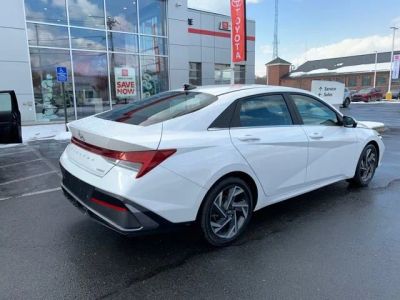 2024 Hyundai Elantra Limited - Photo 4