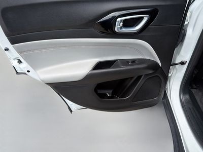 2024 Jeep Compass - Photo 25