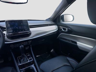 2024 Jeep Compass - Photo 21