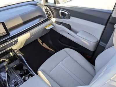 2025 Kia Sorento - Photo 16