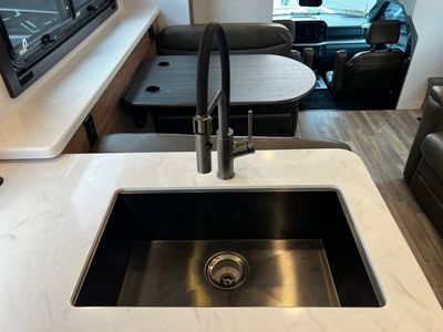 2024 Jayco SENECA XT - Photo 7