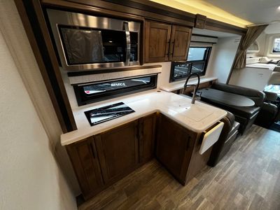 2024 Jayco SENECA XT - Photo 6