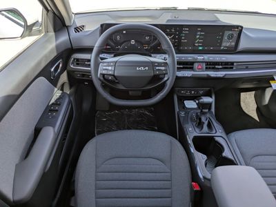 2025 Kia K4 - Photo 18