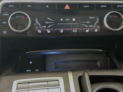 2021 Genesis GV80 - Photo 23