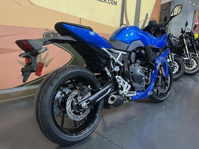 2026 Suzuki GSX-8R - Photo 3
