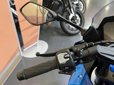 2026 Suzuki GSX-8R - Photo 7