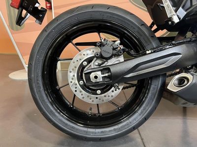 2026 Suzuki GSX-8R - Photo 13