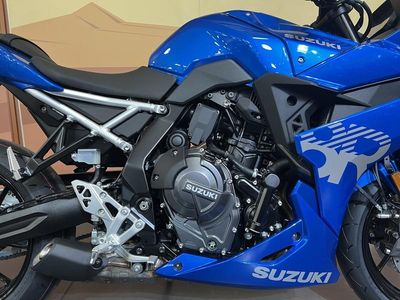 2026 Suzuki GSX-8R - Photo 12