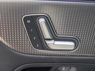 2023 Mercedes-Benz EQB — photo 21 view