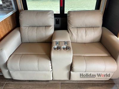 2022 Tiffin Motorhomes Phaeton - Photo 12