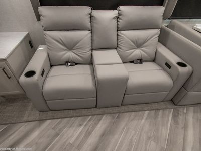 2026 Fleetwood Bounder - Photo 11