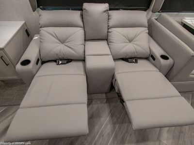 2026 Fleetwood Bounder - Photo 12