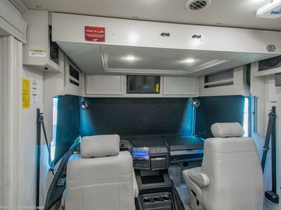 2026 Fleetwood Bounder - Photo 5
