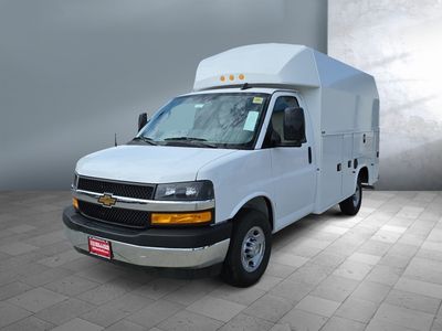 2025 Chevrolet Express Commercial Cutaway - Photo 2