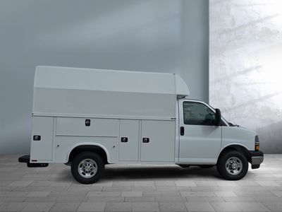 2025 Chevrolet Express Commercial Cutaway - Photo 5