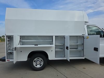 2025 Chevrolet Express Commercial Cutaway - Photo 6