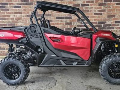 2026 Can-Am® Commander XT 700 — front three-quarter view
