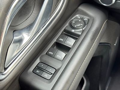 2023 GMC Yukon SLT - Photo 27
