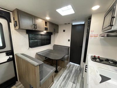 2025 Jayco Jay Flight SLX - Photo 13