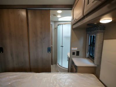 2021 Thor Motor Coach OMNI — photo 34 view