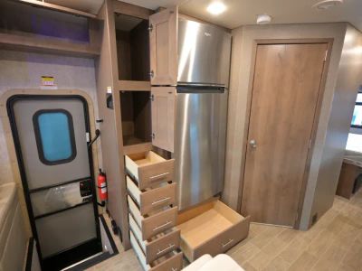 2021 Thor Motor Coach OMNI — photo 22 view