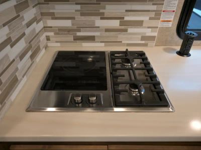 2021 Thor Motor Coach OMNI — photo 14 view