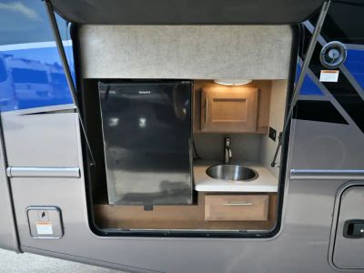 2021 Thor Motor Coach OMNI — photo 42 view