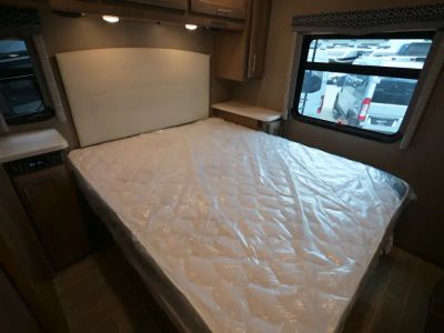 2021 Thor Motor Coach OMNI — photo 30 view