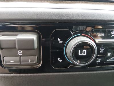 2023 Chevrolet Silverado 1500 — photo 17 view