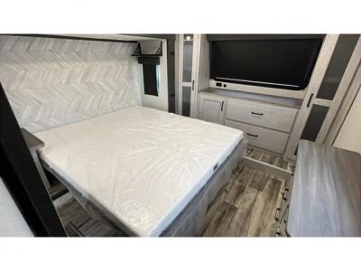 2024 Keystone RV Montana High Country - Photo 18
