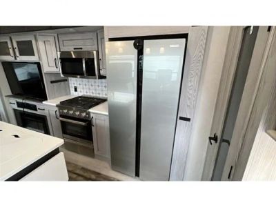 2024 Keystone RV Montana High Country - Photo 15