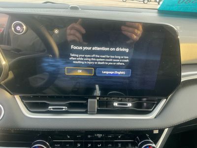 2026 Chevrolet Equinox — photo 12 view