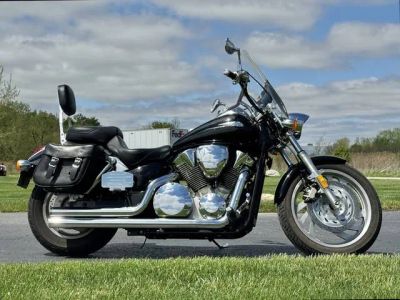 2006 Honda® VTX1300C — front three-quarter view