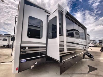 2026 Jayco Pinnacle - Photo 4