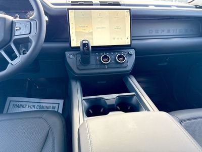2026 Land Rover Defender 110 - Photo 19
