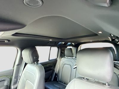 2026 Land Rover Defender 110 - Photo 27