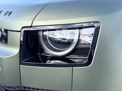 2026 Land Rover Defender 110 - Photo 9