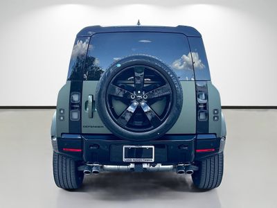 2026 Land Rover Defender 110 - Photo 4