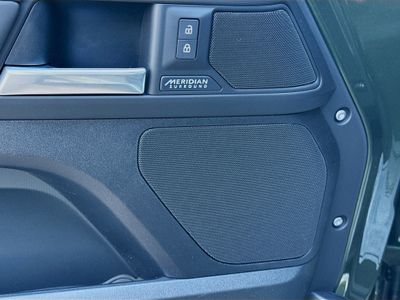 2026 Land Rover Defender 110 - Photo 24