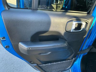 2022 Jeep Gladiator - Photo 16